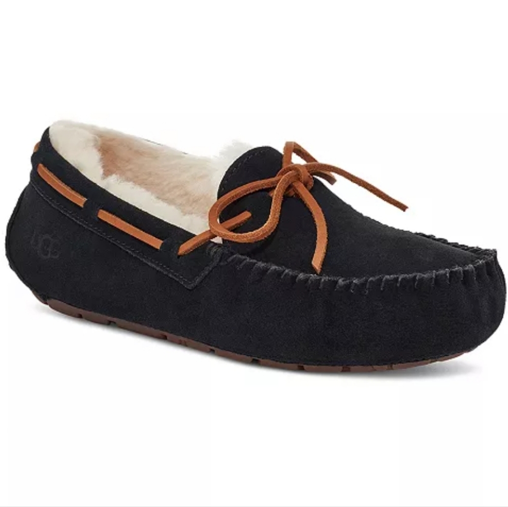 REPOSTING 2MORO!!! Authentic UGG Dakota Moccasins